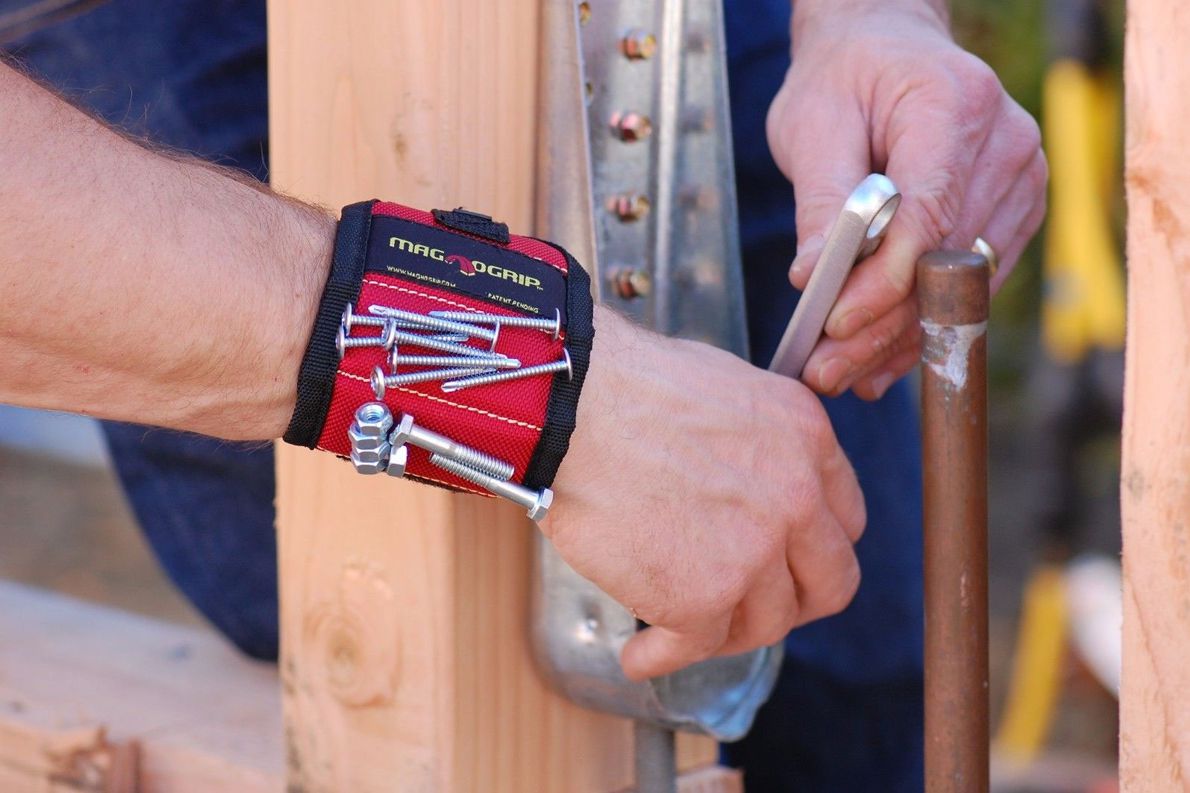 ABVERKAUF: MagnoGrip Magnetband - Praktisches Magnet-Armband für Handwerker - Hält Nägel, Schrauben usw. - Rot-Schwarz - Unisize